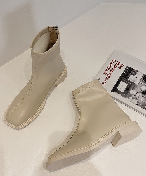 SMILE ORCHID（スマイルオーキッド）の「スクエアトゥショートブーツ（ブーツ・レディース・アイボリー/ブラック/ブラウン・39/38/37）」の15枚目の写真