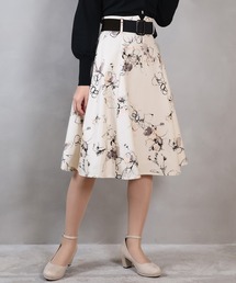 ベルト付き花柄フレアスカート
