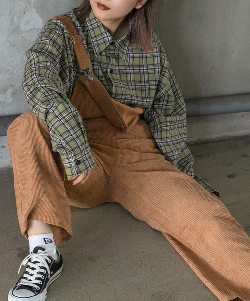 kutir（クティール）の「コーデュロイオーバーオール（サロペット/オーバーオール・レディース・ライトブルー/ダークブラウン/ベージュ/ライトグリーン・SMALL/MEDIUM/LARGE）」の3枚目の写真