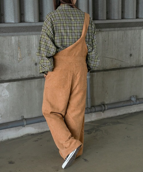 kutir（クティール）の「コーデュロイオーバーオール（サロペット/オーバーオール・レディース・ライトブルー/ダークブラウン/ベージュ/ライトグリーン・SMALL/MEDIUM/LARGE）」の6枚目の写真