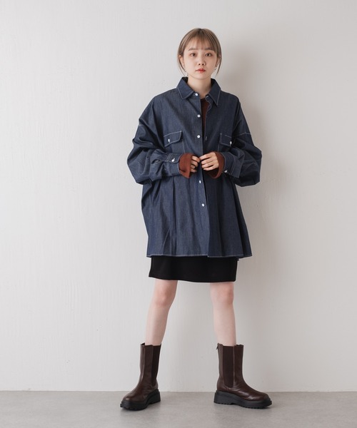 WHIMSIC（ウィムジック）の「【WHIMSIC】デニムビッグワークシャツ（シャツ/ブラウス・レディース・ネイビー/ホワイト・FREE）」の3枚目の写真