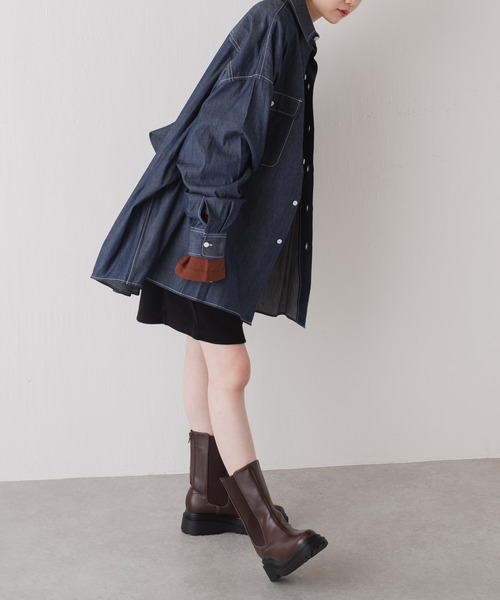 WHIMSIC（ウィムジック）の「【WHIMSIC】デニムビッグワークシャツ（シャツ/ブラウス・レディース・ネイビー/ホワイト・FREE）」の5枚目の写真