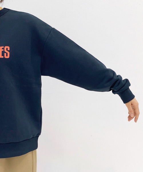 ottilie（オティーリエ）の「ロゴプリント裏毛プルオーバー（スウェット・レディース・チャコールグレー/ネイビー/グレー・FREE）」の18枚目の写真