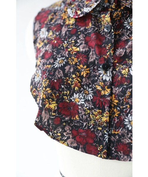 cawaii(カワイイ)の「いつもの服が変わる。鮮やかな花画付け襟(付け襟・レディース・レッド・FREE)」の11枚目の写真