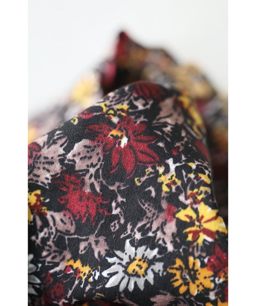 cawaii(カワイイ)の「いつもの服が変わる。鮮やかな花画付け襟(付け襟・レディース・レッド・FREE)」の14枚目の写真
