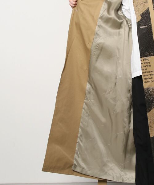 MR.GENTLEMAN(ミスタージェントルマン)の「GRAPHIC LONG TRENCH COAT(トレンチコート・メンズ・ベージュ・MEDIUM)」の3枚目の写真