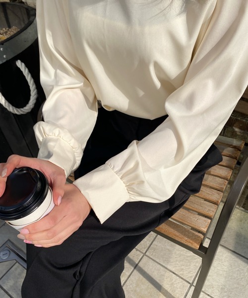 H.Warren（エイチウォーレン）の「ボリュームスリーブクルーネックブラウス（シャツ/ブラウス・レディース・ホワイト/グレー・FREE）」の12枚目の写真