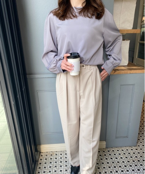 H.Warren（エイチウォーレン）の「ボリュームスリーブクルーネックブラウス（シャツ/ブラウス・レディース・ホワイト/グレー・FREE）」の22枚目の写真
