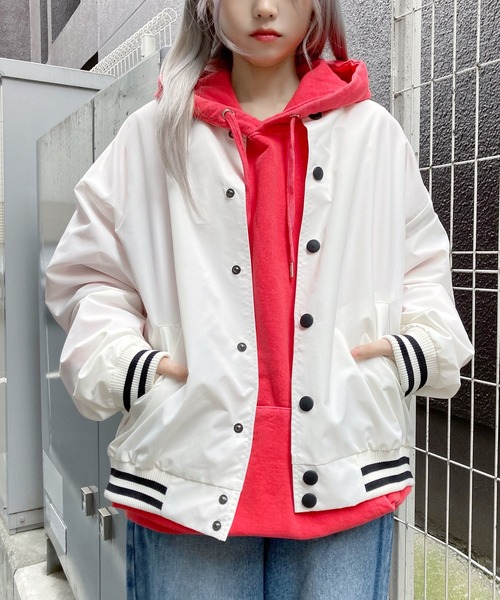 Figments（フィグメンツ）の「オーバーナイロンジャケット（ブルゾン・レディース・ブラック/パープル/オフホワイト/ピンク・SMALL/MEDIUM）」の5枚目の写真