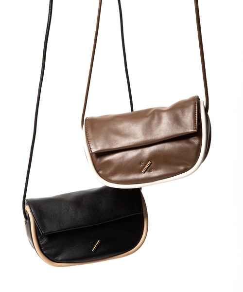 R/b nestle to BEAURE（アールビー）の「Rb カウレザー ２tone Round Flap mini Shoulder（ショルダーバッグ・レディース・ブラウン/アイボリー/ブラック/ベージュ・FREE）」の17枚目の写真