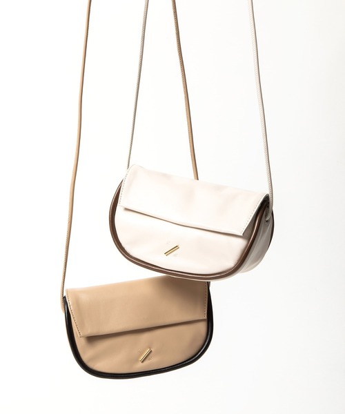 R/b nestle to BEAURE（アールビー）の「Rb カウレザー ２tone Round Flap mini Shoulder（ショルダーバッグ・レディース・ブラウン/アイボリー/ブラック/ベージュ・FREE）」の18枚目の写真