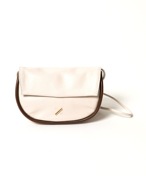 R/b nestle to BEAURE（アールビー）の「Rb カウレザー ２tone Round Flap mini Shoulder（ショルダーバッグ・レディース・ブラウン/アイボリー/ブラック/ベージュ・FREE）」の21枚目の写真