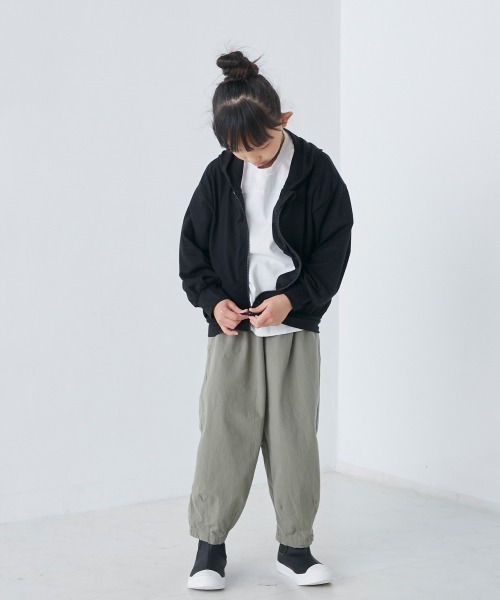 OMNES（オムネス）の「キッズ UVカット&ドライ加工 ジップパーカー（パーカー・キッズ・ラベンダー/ブルー/イエロー/グレー/ブラック・100/140/130/110/120）」の10枚目の写真