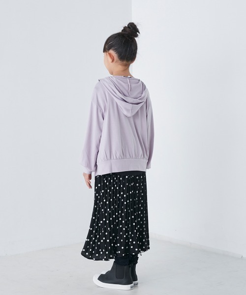 OMNES（オムネス）の「キッズ UVカット&ドライ加工 ジップパーカー（パーカー・キッズ・ラベンダー/ブルー/イエロー/グレー/ブラック・100/140/130/110/120）」の22枚目の写真