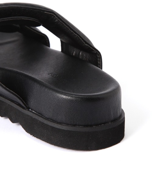 FREE'S MART（フリーズマート）の「マジックベルトサンダル（サンダル・レディース・ブラック/ベージュ・SMALL/MEDIUM）」の16枚目の写真