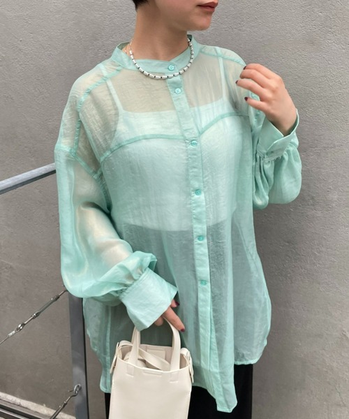 CIAOPANIC（チャオパニック）の「春夏に欠かせない、ラメシアーバンドカラーシャツ（シャツ/ブラウス・レディース・アイボリー/サックスブルー/イエロー/ピンク・FREE）」の6枚目の写真