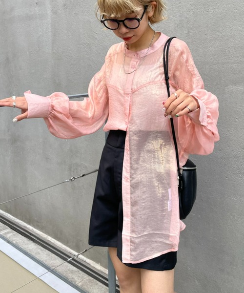 CIAOPANIC（チャオパニック）の「春夏に欠かせない、ラメシアーバンドカラーシャツ（シャツ/ブラウス・レディース・アイボリー/サックスブルー/イエロー/ピンク・FREE）」の9枚目の写真