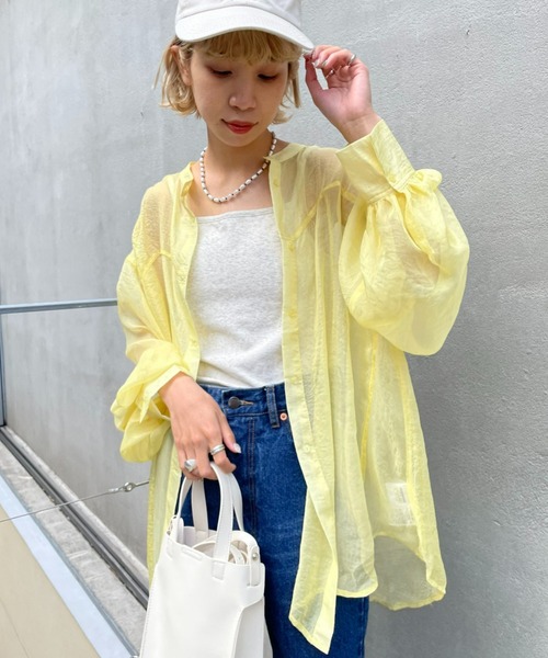 CIAOPANIC（チャオパニック）の「春夏に欠かせない、ラメシアーバンドカラーシャツ（シャツ/ブラウス・レディース・アイボリー/サックスブルー/イエロー/ピンク・FREE）」の7枚目の写真