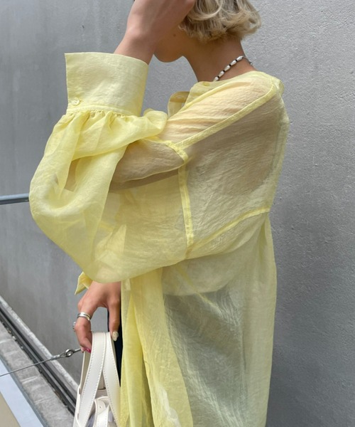 CIAOPANIC（チャオパニック）の「春夏に欠かせない、ラメシアーバンドカラーシャツ（シャツ/ブラウス・レディース・アイボリー/サックスブルー/イエロー/ピンク・FREE）」の20枚目の写真