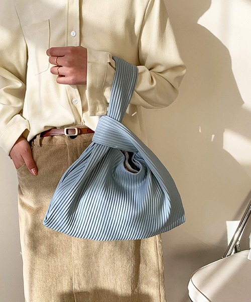 shopnikoniko（ショップニコニコ）の「合成皮革 マルシェバッグ プリーツ トートバッグ ハンドバッグ（ハンドバッグ・レディース・ホワイト/ブラック/ベージュ/ブルー/グリーン・フリー）」の5枚目の写真