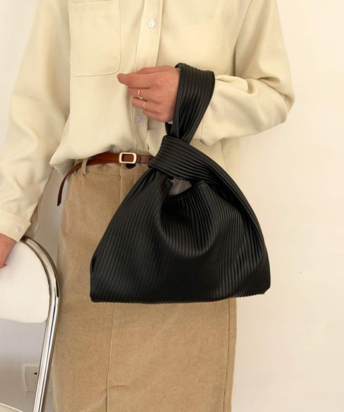 shopnikoniko（ショップニコニコ）の「合成皮革 マルシェバッグ プリーツ トートバッグ ハンドバッグ（ハンドバッグ・レディース・ホワイト/ブラック/ベージュ/ブルー/グリーン・フリー）」の17枚目の写真