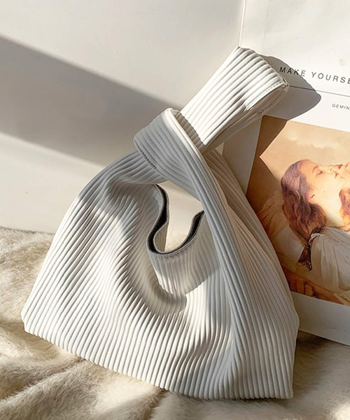 shopnikoniko（ショップニコニコ）の「合成皮革 マルシェバッグ プリーツ トートバッグ ハンドバッグ（ハンドバッグ・レディース・ホワイト/ブラック/ベージュ/ブルー/グリーン・フリー）」の13枚目の写真