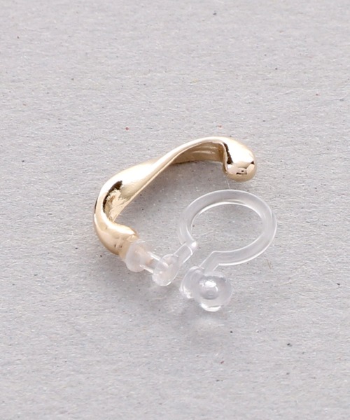 Manon's Selection(マノンズセレクション)の「ツイストデザインイヤリング15mm(イヤリング・レディース・シルバー/ゴールド・ONE SIZE)」の8枚目の写真