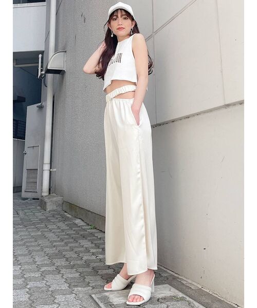 GYDA(ジェイダ)の「スクエアクッションサンダル(サンダル・レディース・オフホワイト/ブラック・MEDIUM/LARGE/SMALL)」の6枚目の写真