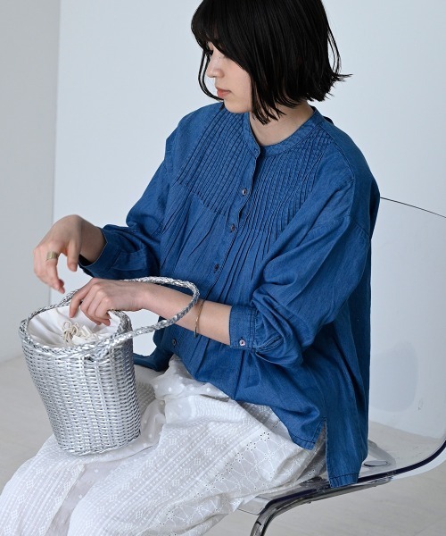 LUPILIEN(ルピリアン)の「MADE ININDIA◇薄手 5オンス ピンタックデニムブラウス(シャツ/ブラウス・レディース・ネイビー/ブルー・FREE)」の3枚目の写真