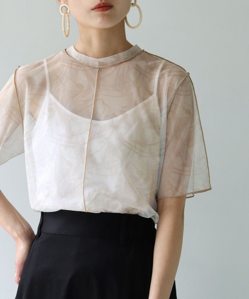 HER CLOSET（ハークローゼット）の「【shemoshelly】WEB限定オリジナル柄ハイネックシアートップス半袖（Tシャツ/カットソー・レディース・ブラウン/グリーン/アイボリー・M）」の7枚目の写真