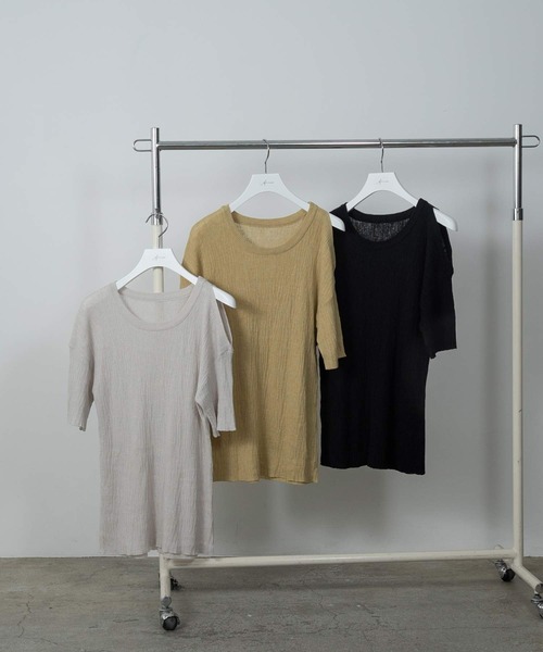 Amiur(エミレ)の「random rib open shoulder tops(Tシャツ/カットソー・レディース・ブラック/アイボリー/イエロー系・FREE)」の10枚目の写真