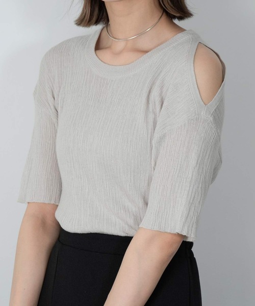 Amiur(エミレ)の「random rib open shoulder tops(Tシャツ/カットソー・レディース・ブラック/アイボリー/イエロー系・FREE)」の5枚目の写真