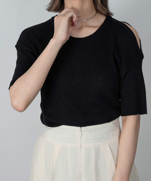 Amiur(エミレ)の「random rib open shoulder tops(Tシャツ/カットソー・レディース・ブラック/アイボリー/イエロー系・FREE)」の6枚目の写真