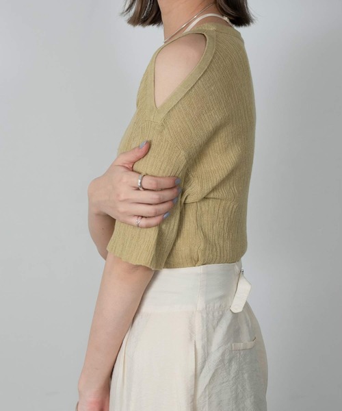 Amiur(エミレ)の「random rib open shoulder tops(Tシャツ/カットソー・レディース・ブラック/アイボリー/イエロー系・FREE)」の9枚目の写真