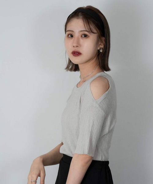 Amiur(エミレ)の「random rib open shoulder tops(Tシャツ/カットソー・レディース・ブラック/アイボリー/イエロー系・FREE)」の12枚目の写真