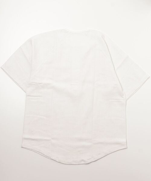 C.E.L.STORE（セルストア）の「MADE IN STANDARD/メイドインスタンダード 4B HENLEY SHIRTSヘンリーネックビッグシルエット（Tシャツ/カットソー・メンズ・ホワイト/ナチュラル・L/MEDIUM）」の12枚目の写真