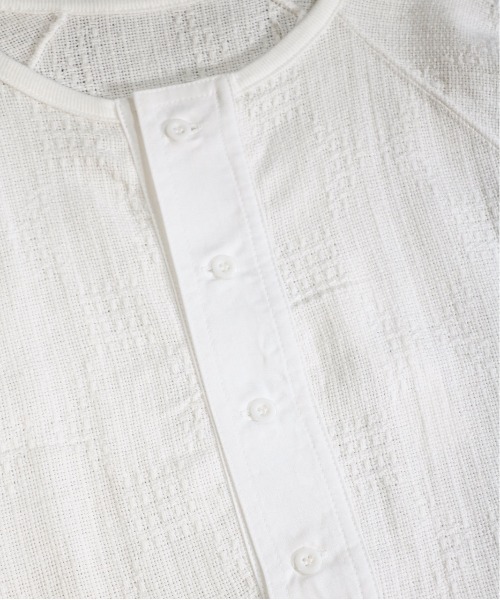 C.E.L.STORE（セルストア）の「MADE IN STANDARD/メイドインスタンダード 4B HENLEY SHIRTSヘンリーネックビッグシルエット（Tシャツ/カットソー・メンズ・ホワイト/ナチュラル・L/MEDIUM）」の4枚目の写真