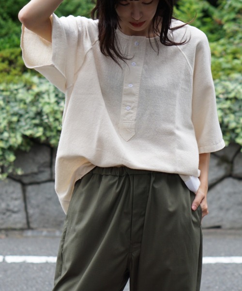 C.E.L.STORE（セルストア）の「MADE IN STANDARD/メイドインスタンダード 4B HENLEY SHIRTSヘンリーネックビッグシルエット（Tシャツ/カットソー・メンズ・ホワイト/ナチュラル・L/MEDIUM）」の16枚目の写真