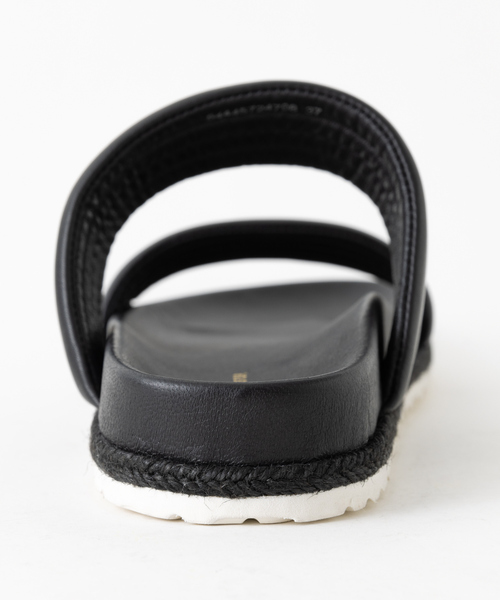 Au BANNISTER（オゥバニスター）の「【販売店舗限定】クッションベルトフットサンダル（サンダル・レディース・ブラック/ホワイト/キャメル・S/M/L）」の11枚目の写真