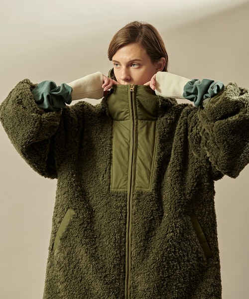 kha:ki(カーキ)の「「KHA:KI / カーキ」ZIP UP BOA HOODIE(ダウンジャケット/コート・レディース・カーキ/アイボリー・1/2)」の3枚目の写真