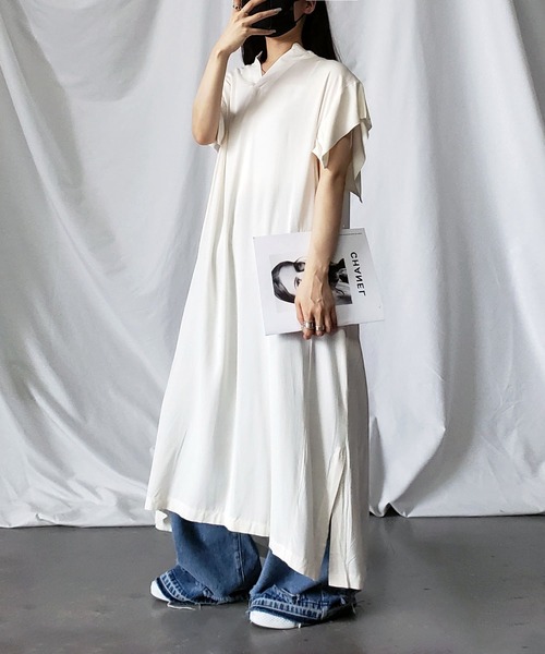 me+em select（ミームセレクト）の「【 ビッグシルエット／ポケット付 】スキッパーシャツスリットドルマンロングワンピース（ワンピース・レディース・ブラウン/グリーン/ブラック/ベージュ/チャコール/アイボリー・FREE）」の2枚目の写真