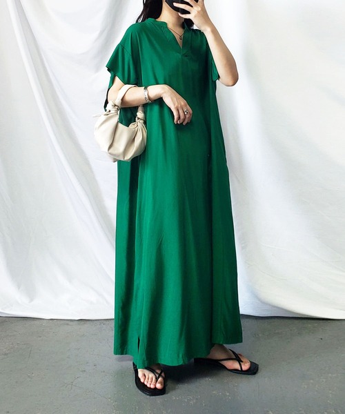 me+em select（ミームセレクト）の「【 ビッグシルエット／ポケット付 】スキッパーシャツスリットドルマンロングワンピース（ワンピース・レディース・ブラウン/グリーン/ブラック/ベージュ/チャコール/アイボリー・FREE）」の21枚目の写真