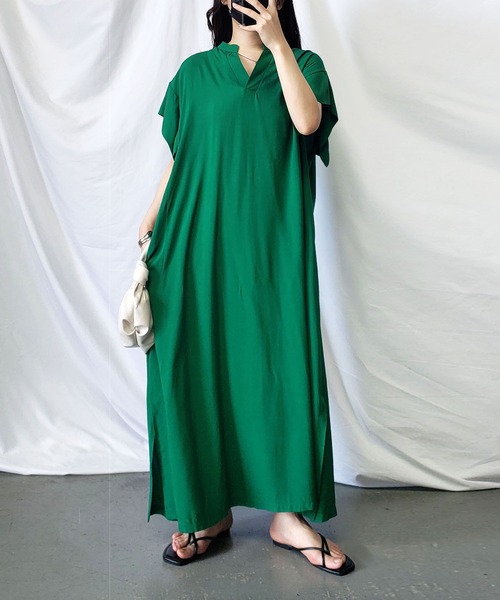 me+em select（ミームセレクト）の「【 ビッグシルエット／ポケット付 】スキッパーシャツスリットドルマンロングワンピース（ワンピース・レディース・ブラウン/グリーン/ブラック/ベージュ/チャコール/アイボリー・FREE）」の19枚目の写真