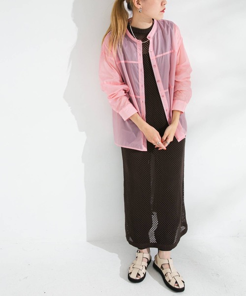 bohmal(ボマール)の「バンドカラー切替デザインシアーシャツ(シャツ/ブラウス・レディース・ホワイト/ブラック/ピンク/ブルー・FREE)」の5枚目の写真