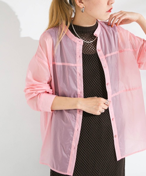 bohmal(ボマール)の「バンドカラー切替デザインシアーシャツ(シャツ/ブラウス・レディース・ホワイト/ブラック/ピンク/ブルー・FREE)」の7枚目の写真