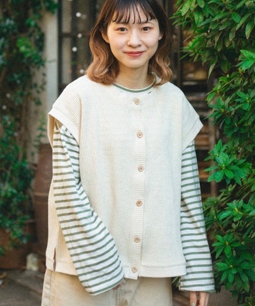 spoon store（スプーンストア）の「ワッフルベスト（ベージュF）（ベスト・レディース・ベージュ・フリー）」の2枚目の写真