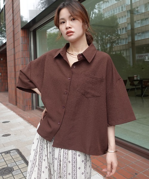CORNERS(コーナーズ)の「ビッグハーフスリーブシャツ(シャツ/ブラウス・レディース・ホワイト/グリーン/ブラック系その他/ピンク系その他/ネイビー/ピンク/ブラック/ネイビー×ホワイト/ブラック系その他2/ダークブラック/ブルー/オフホワイト/ブラウン/グレイッシュベージュ・M)」の7枚目の写真