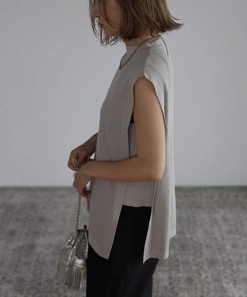 Bonjour Sagan(ボンジュールサガン)の「ショルダータックニットトップス(ベスト・レディース・ブラック/オフホワイト/ライトグレー・FREE)」の3枚目の写真