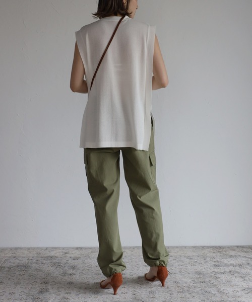 Bonjour Sagan(ボンジュールサガン)の「ショルダータックニットトップス(ベスト・レディース・ブラック/オフホワイト/ライトグレー・FREE)」の9枚目の写真