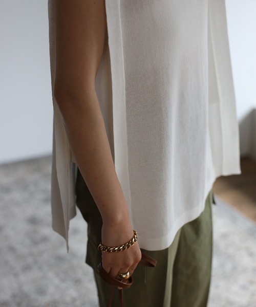 Bonjour Sagan(ボンジュールサガン)の「ショルダータックニットトップス(ベスト・レディース・ブラック/オフホワイト/ライトグレー・FREE)」の21枚目の写真